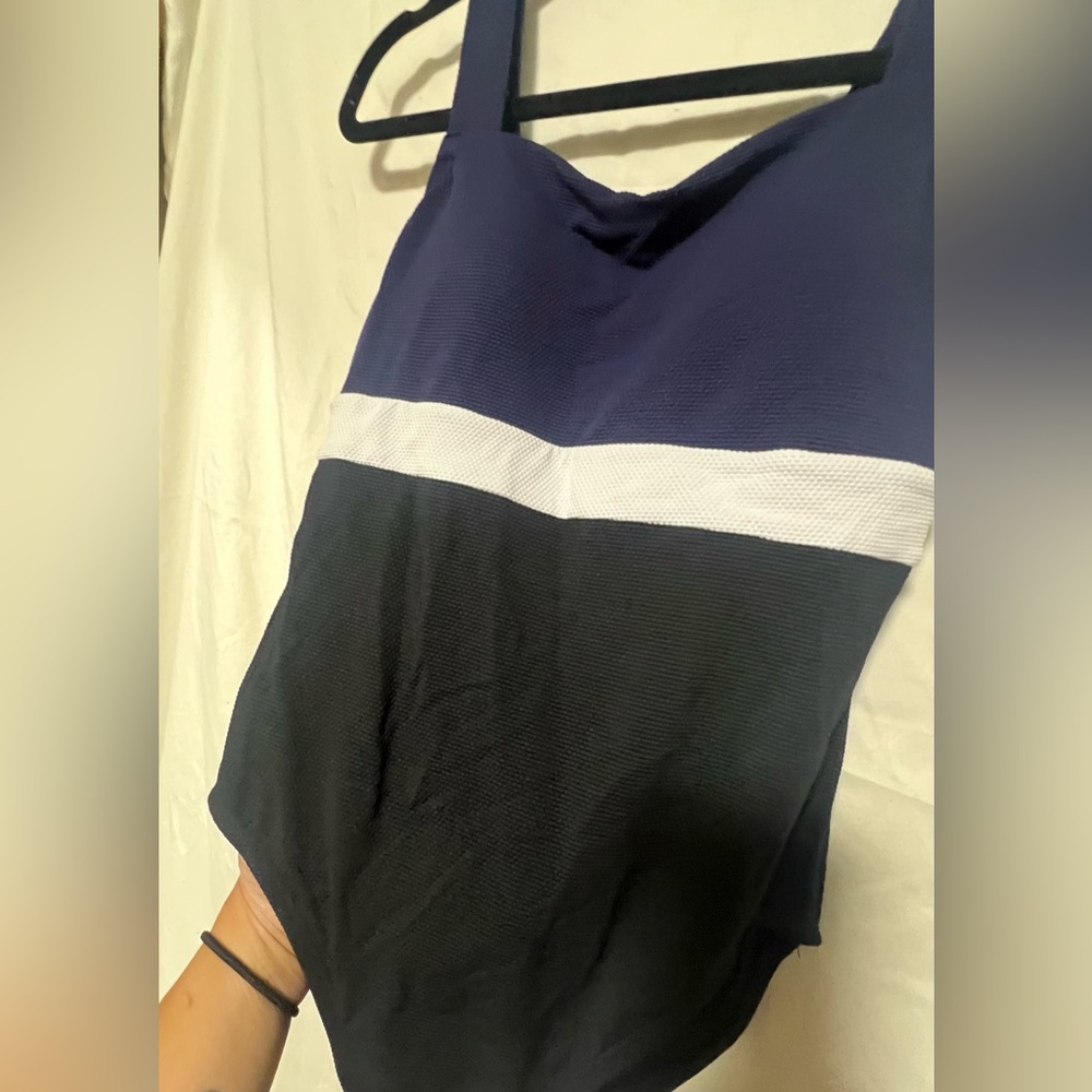 NWT Tommy Bahama Colorblock One Piece Tummy Control Swimsuit Summer Beach - Picture 7 of 11